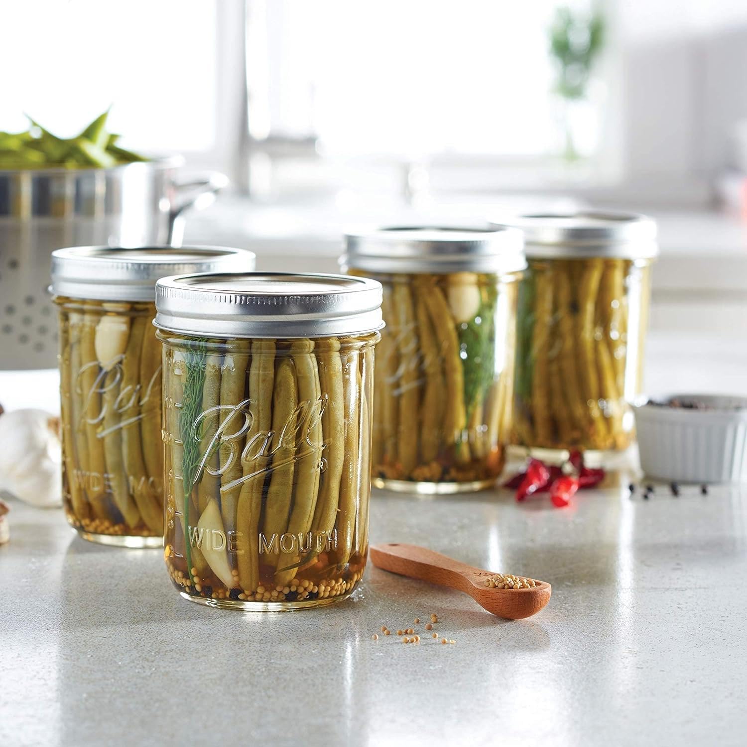 12 Quart 32 Ounce Glass Mason Jars with Lids and Bands M92995