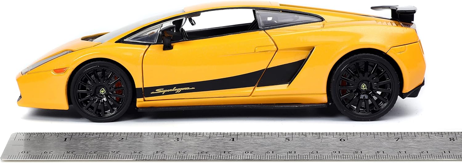 Yellow 1:24 Die-cast Car I82101