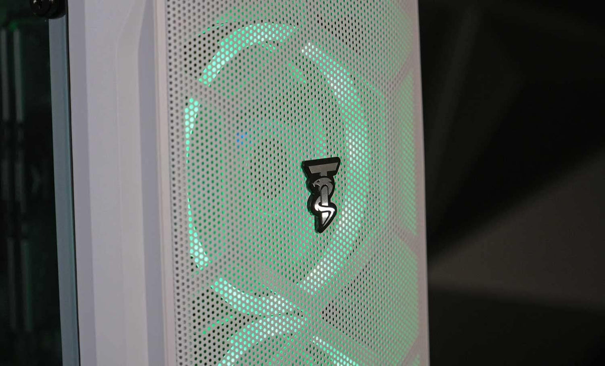 White Intel Core i7 AMD RX 580 8GB 16GB RAM 1TB NVMe SSD Desktop Computer Tower X2700