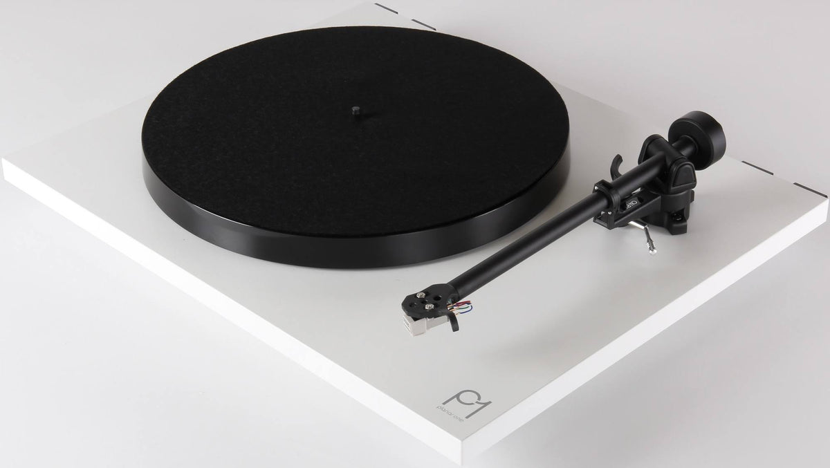 Matte White Turntable with Carbon Cartridge Q209595