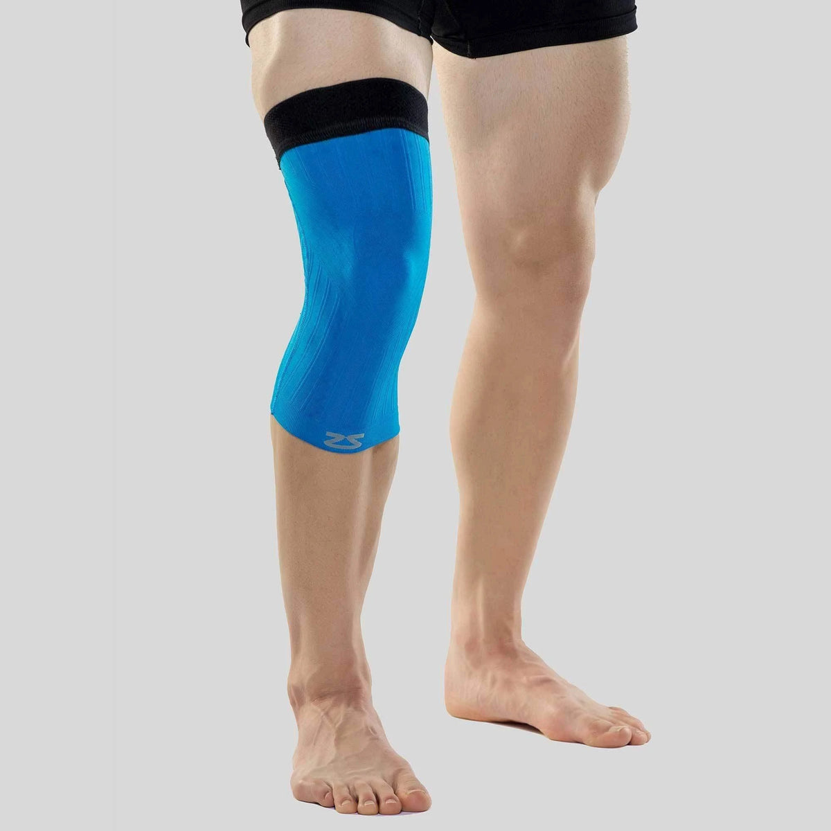 Compression Knee Sleeve in 2 Sleeves Blue O705